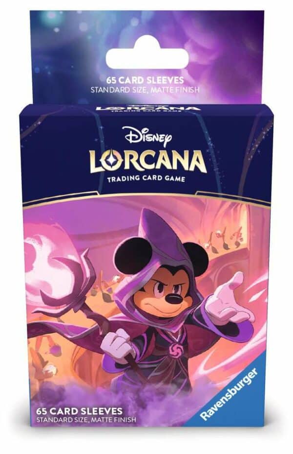 Sleeves Mickey fait partie des nombreux accessoires accompagnant la sortie du chapître 8 de Disney Lorcana Chapitre 8 : Ile d'Archazia