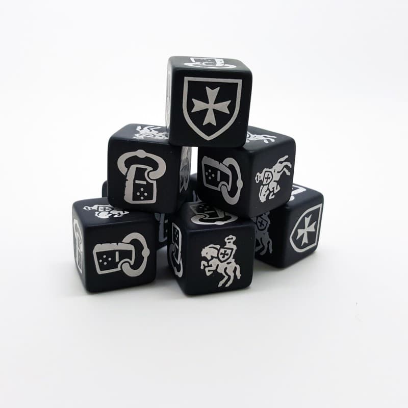 Saga - Dés Teutoniques fait partie des accessoires indispensables pour jouer au jeu d'escarmouche Saga des studios Tamohawk