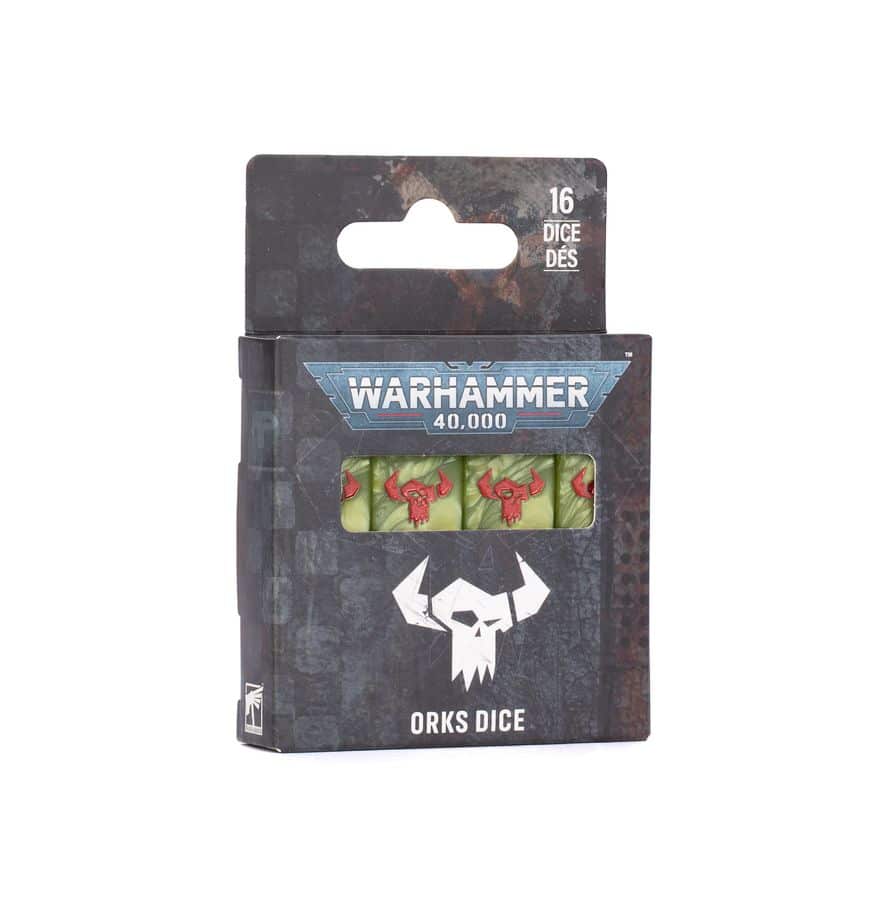 Complétez votre armée avec 16 dés Orks en plastique vert, ornés de marquages rouges et de l’emblème de la faction sur la face du 6.